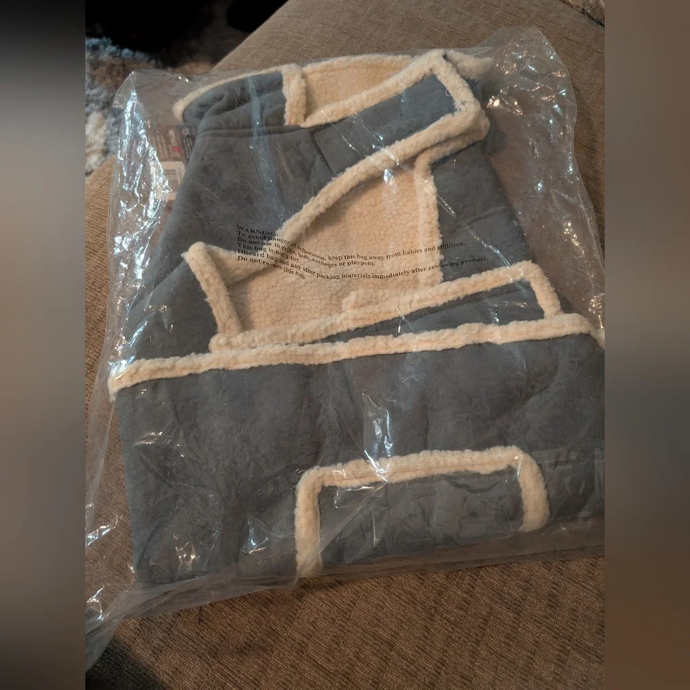 5/$20 Sherpa dog jacket